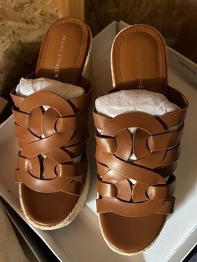 Women’s sandals